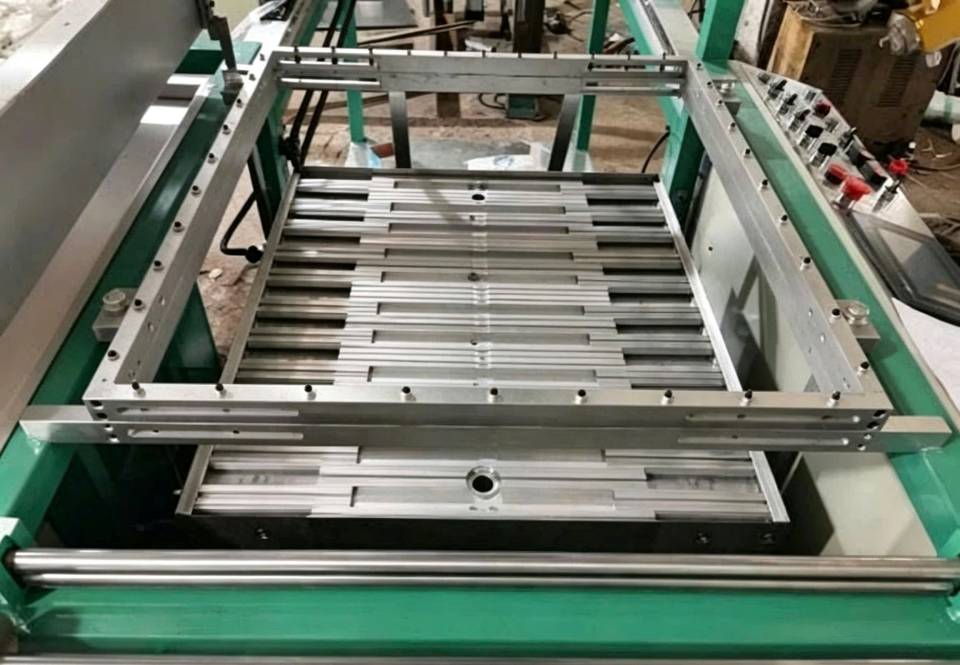 Máy hút nhựa định hình Mini